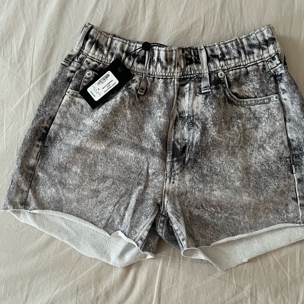 New Rag and Bone shorts. Soft material. Size xs